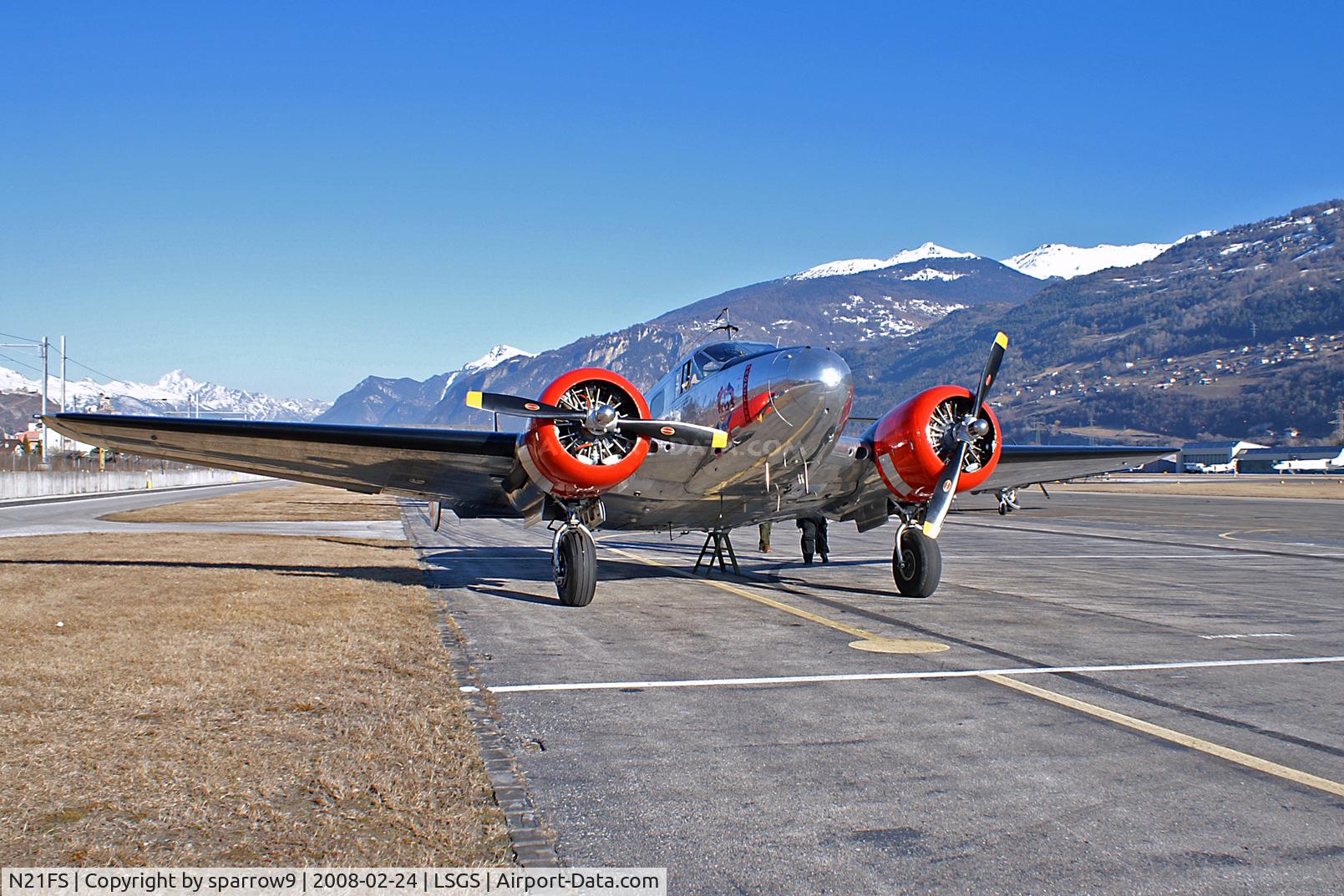 N21FS, 1952 Beech Expeditor 3NM C/N CA-138, Classic Formation