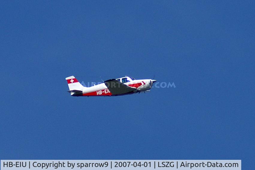 HB-EIU, 1962 Beechcraft 35-B33 C/N CD-438, Departing Grenchen to the east.