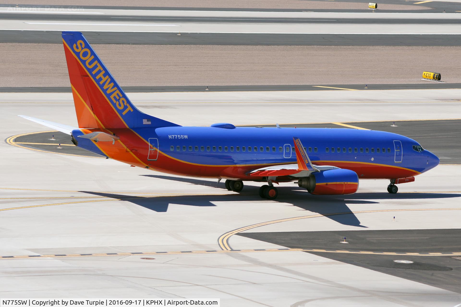 N775SW, 2000 Boeing 737-7H4 C/N 30590, No comment.