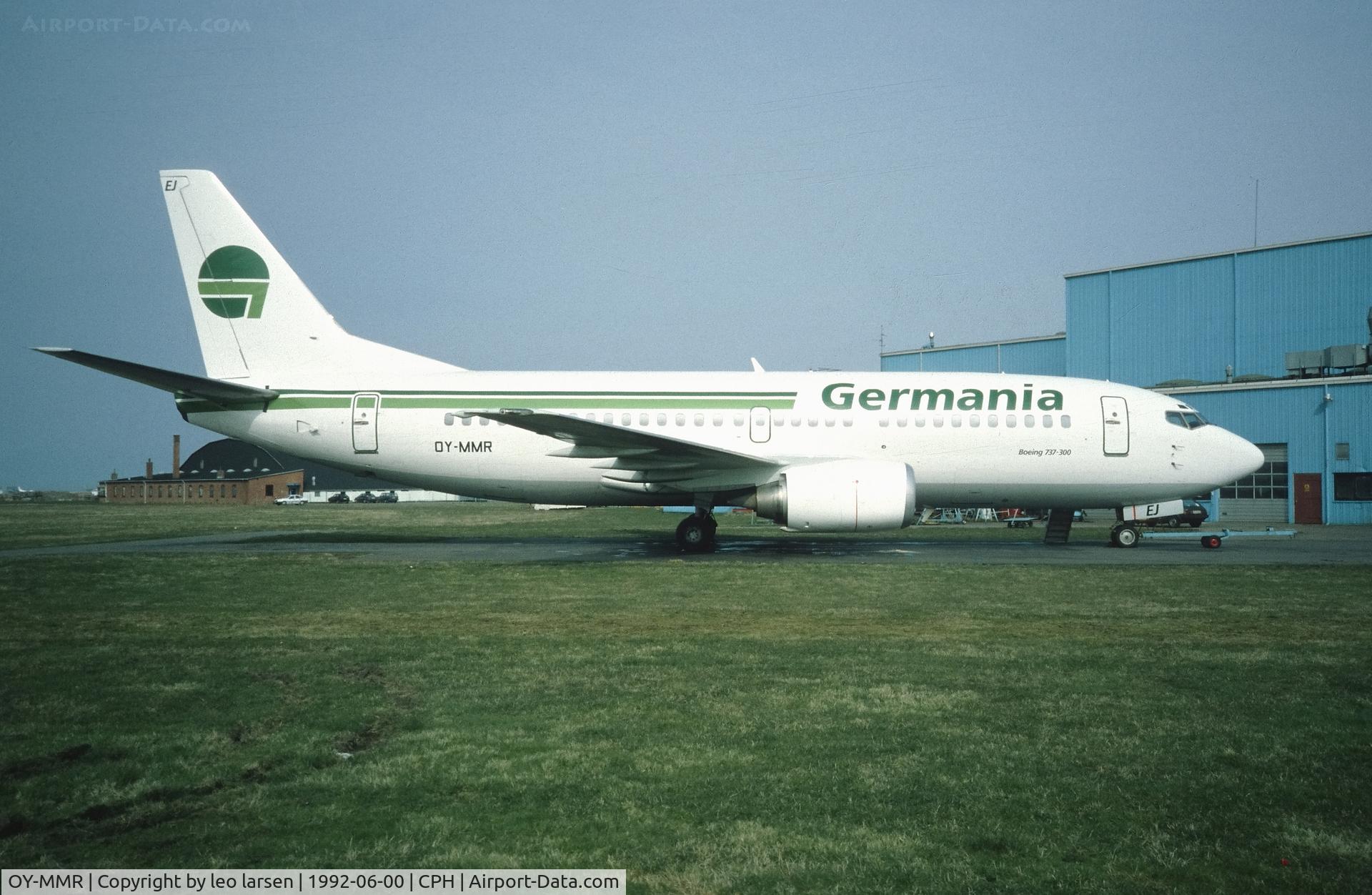 OY-MMR, 1988 Boeing 737-3L9 C/N 24221, Copenhagen june 1992  in front of Maersk Hangar