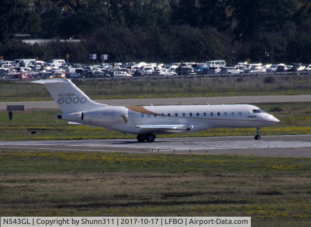 N543GL, 2013 Bombardier BD-700-1A10 Global 6000 C/N 9543, Lining up rwy 14L for departure...