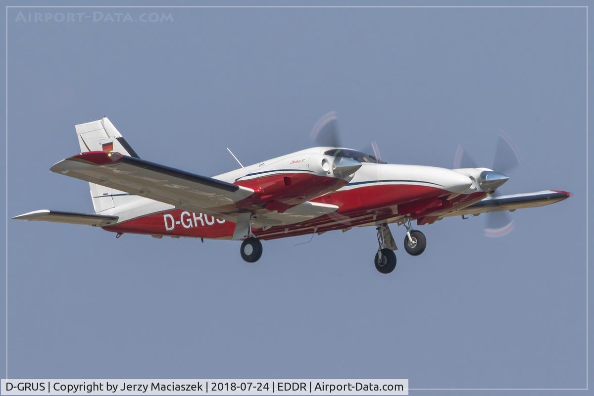 D-GRUS, 2000 Piper PA-34-220T Seneca C/N 3449161, Piper PA-34-220T Seneca