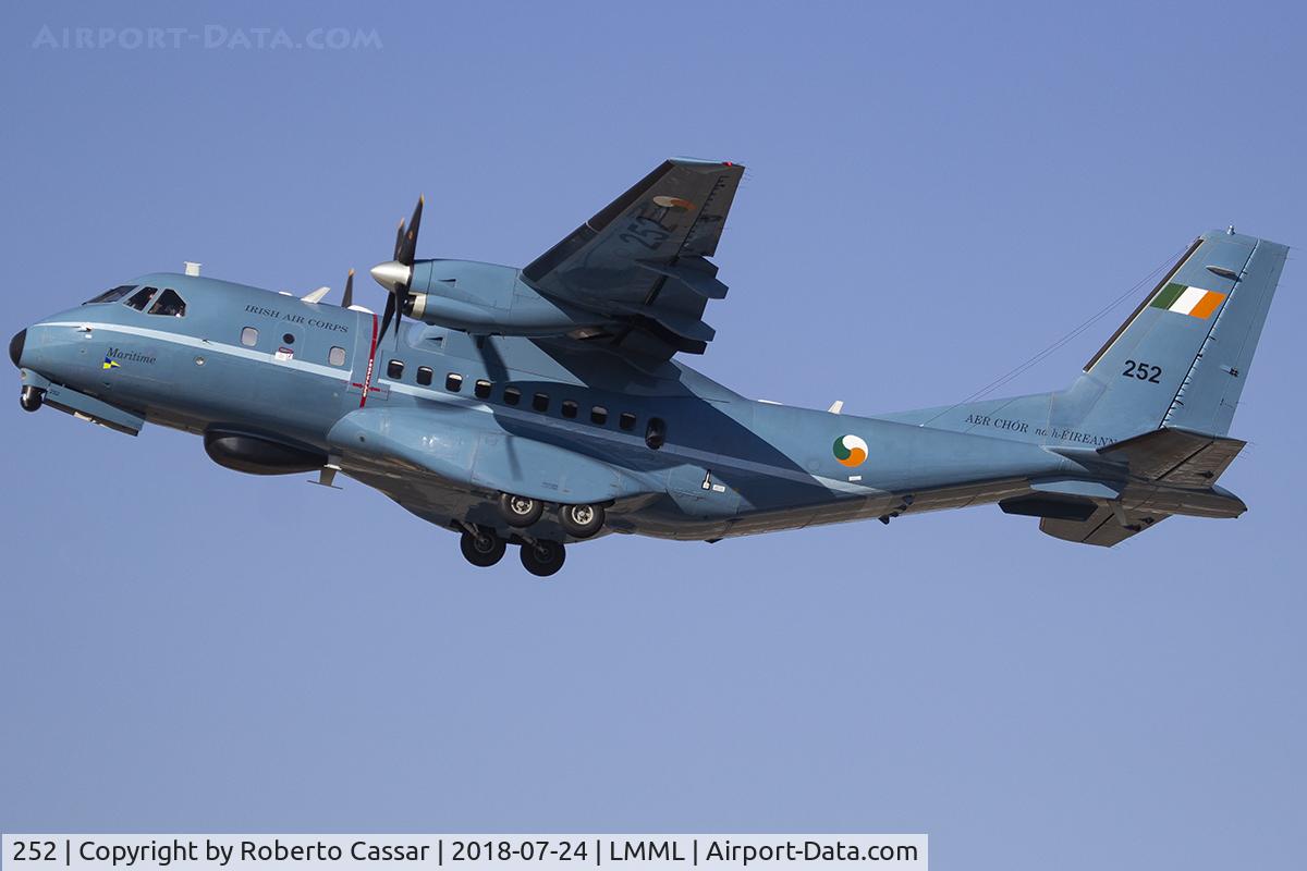 252, 1994 Airtech CN-235-100M C/N C085, Runway 31