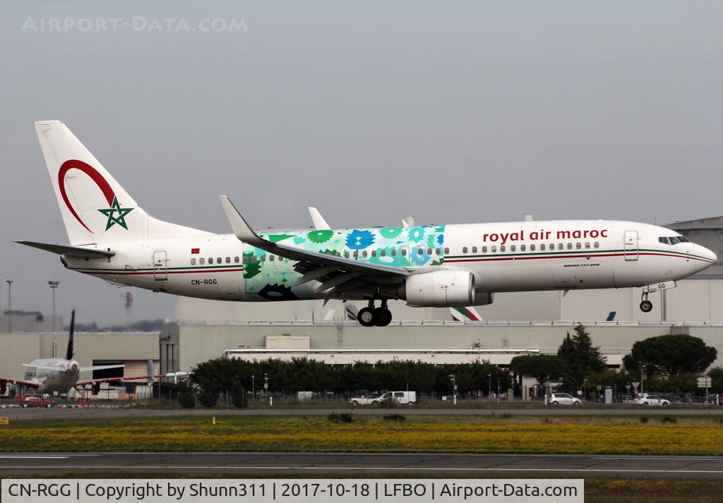 CN-RGG, 2011 Boeing 737-86N C/N 36829, Landing rwy 14R in special c/s