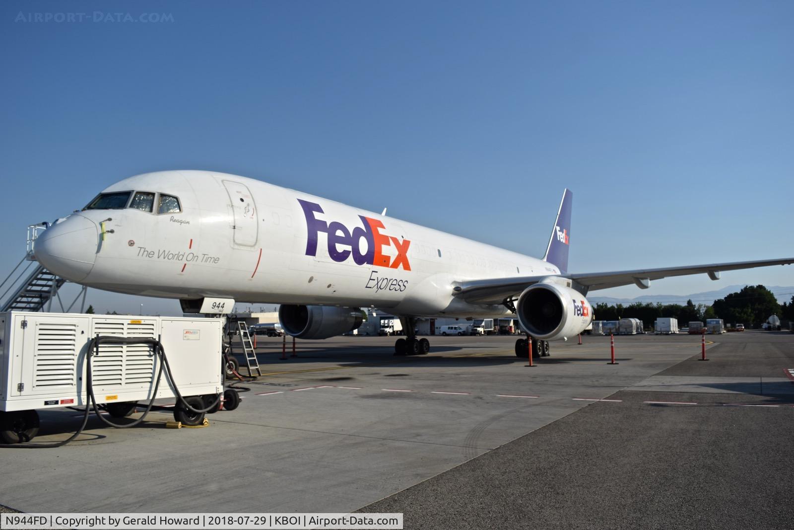 N944FD, 1989 Boeing 757-2G5 C/N 24497, Parked on the Fed Ex ramp.