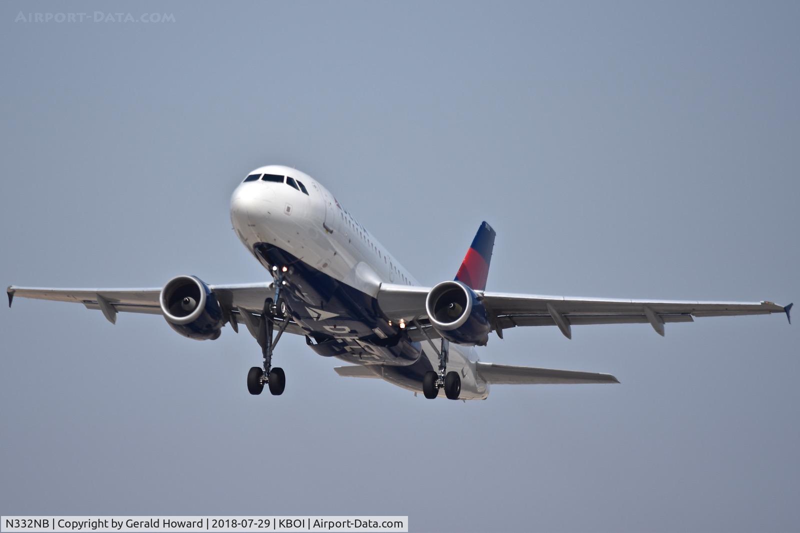 N332NB, 2001 Airbus A319-114 C/N 1570, Climb out from RWY 10L.