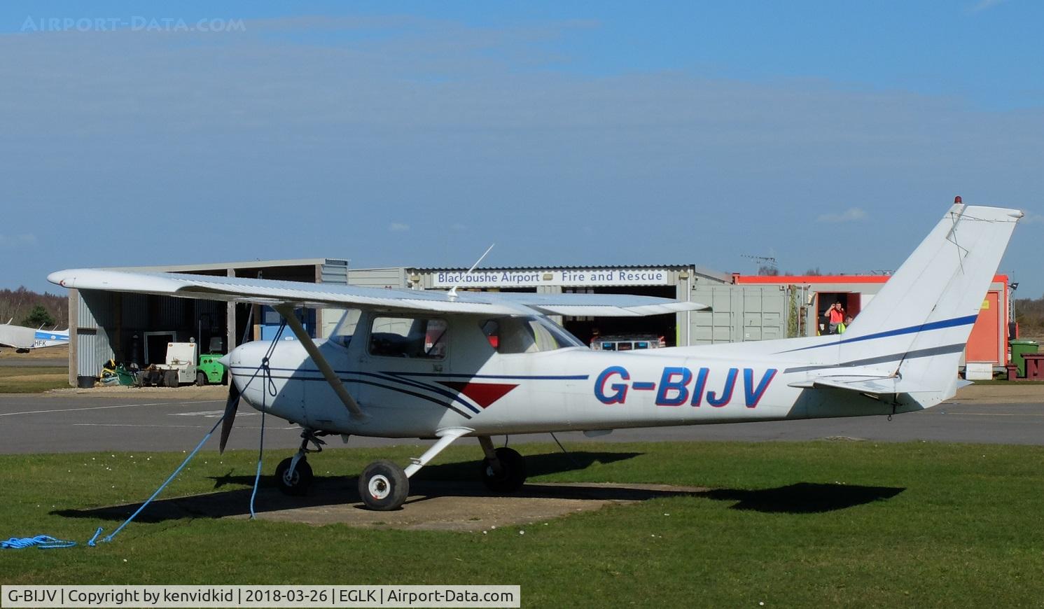 G-BIJV, 1981 Reims F152 C/N 1813, Resting between lessons.