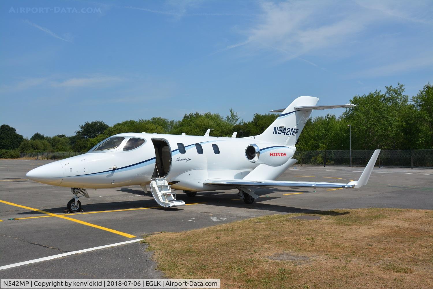 N542MP, 2018 Honda HA-420 HondaJet C/N 42000070, Awaiting it's passenger.