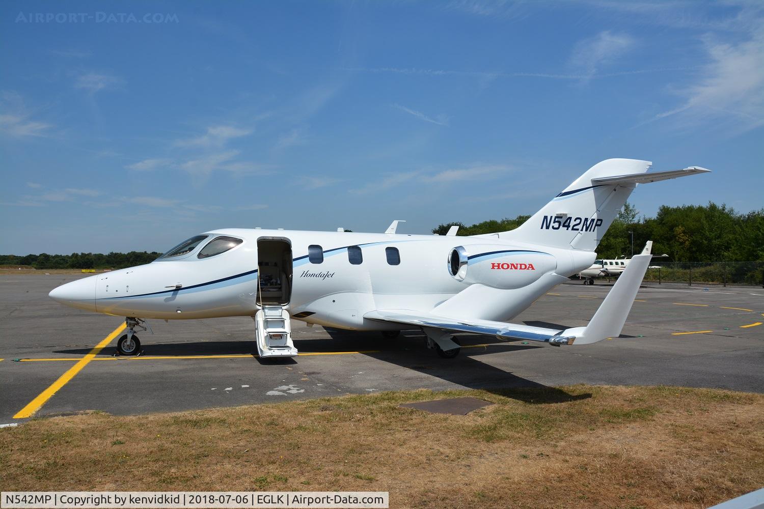 N542MP, 2018 Honda HA-420 HondaJet C/N 42000070, Awaiting it's passenger.