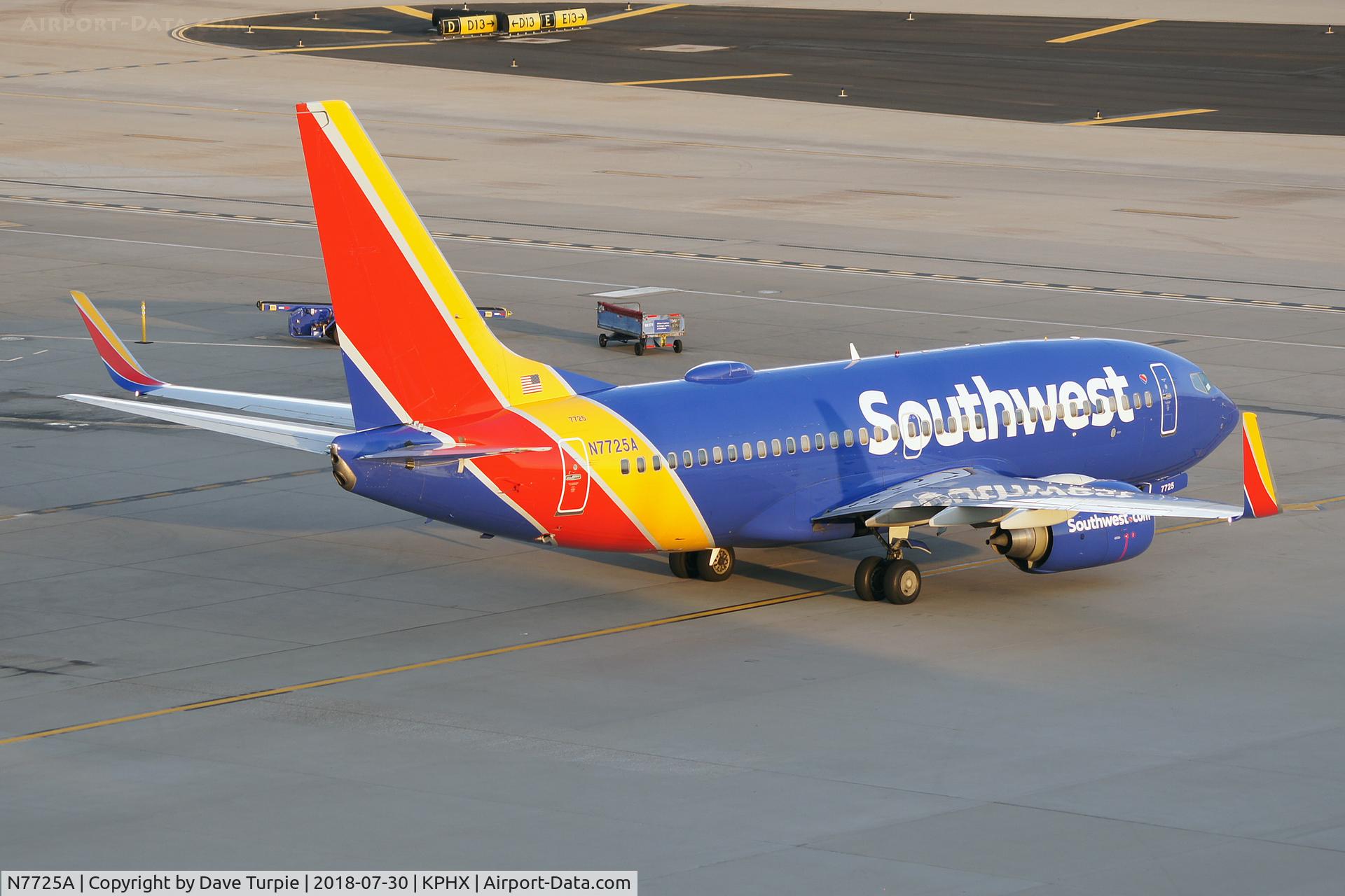 N7725A, 2006 Boeing 737-76N C/N 32671, No comment.