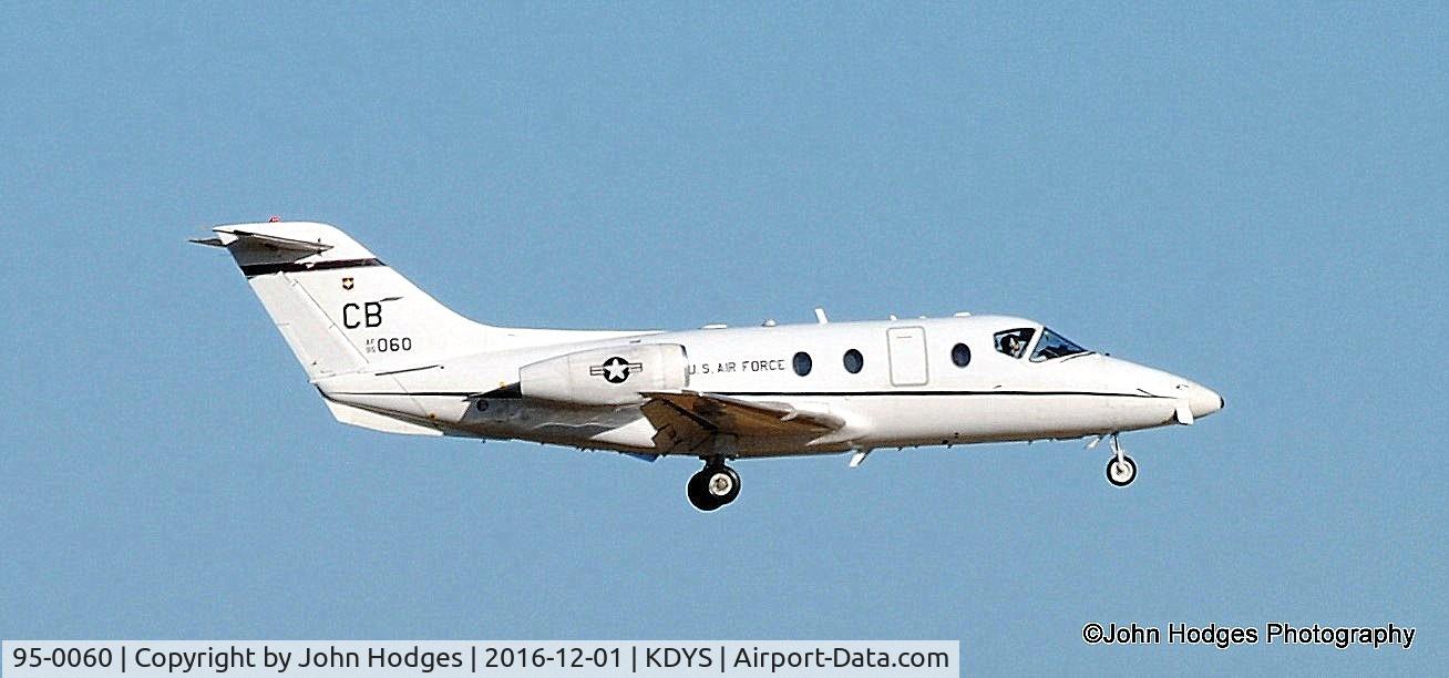 95-0060, 1995 Raytheon T-1A Jayhawk C/N TT-169, practicing at Dyess
