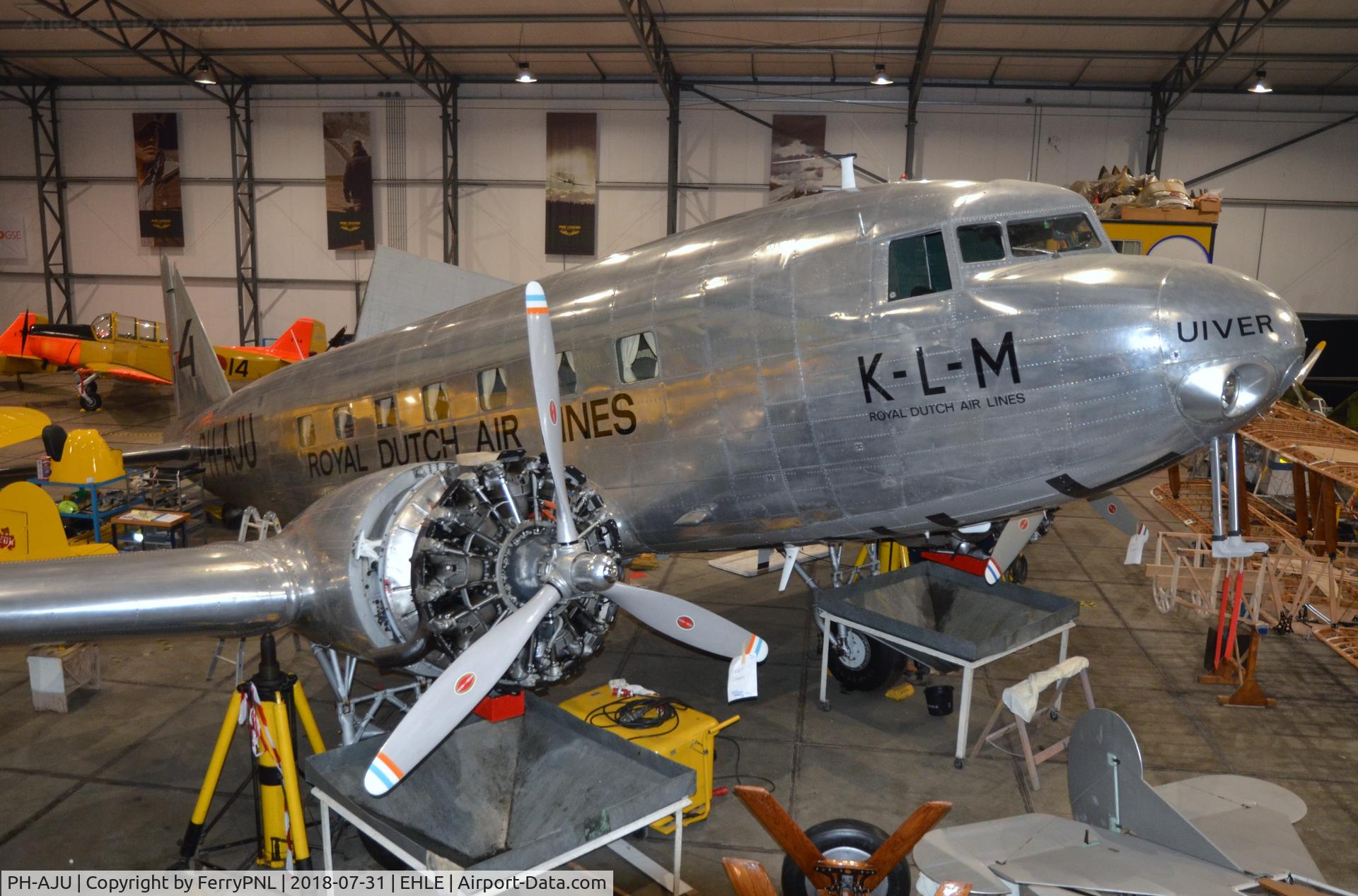 PH-AJU, 1934 Douglas DC-2-112 C/N 1286, Uiver receiving some tlc in hangar 2.
