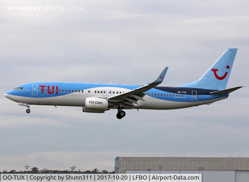 OO-TUX, 2009 Boeing 737-86N C/N 35647, Landing rwy 14L