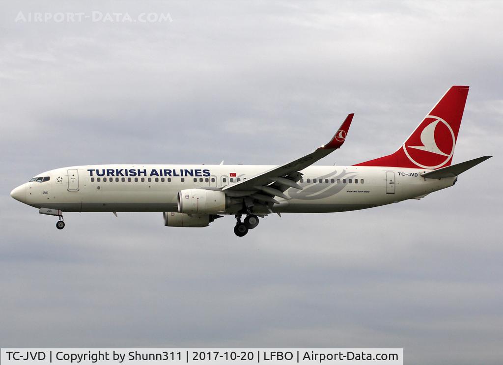 TC-JVD, 2014 Boeing 737-8F2 C/N 42007, Landing rwy 14L