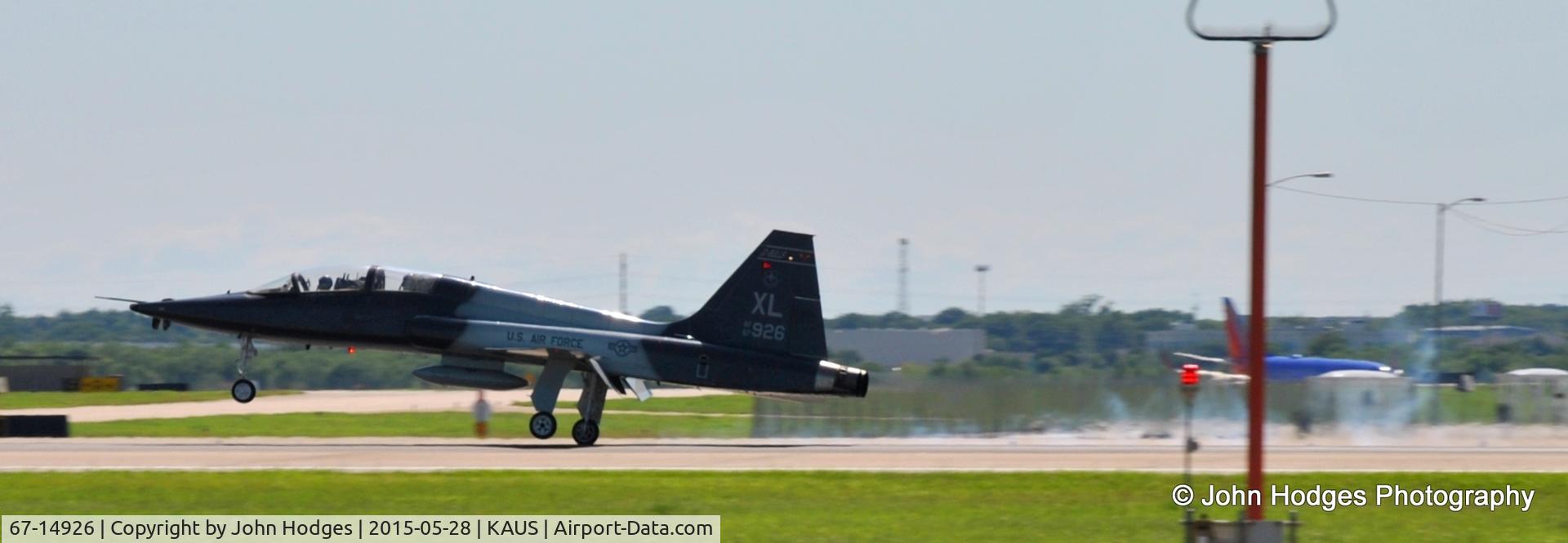 67-14926, 1967 Northrop T-38A-70-NO Talon C/N T.6067, On one wheel