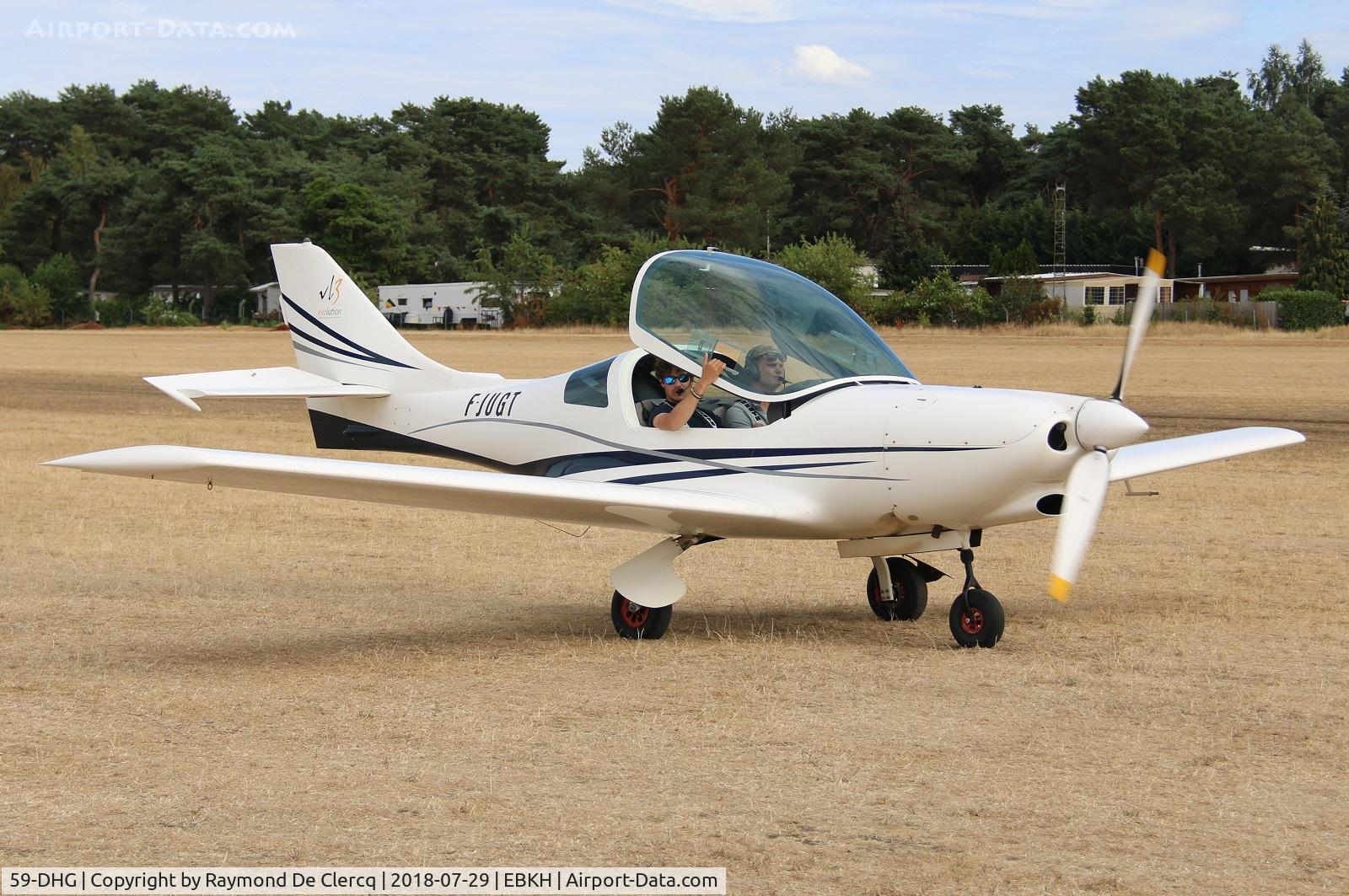 59-DHG, Aveko VL-3 Evolution C/N VL-3-101, 59DHG / F-JUGT at the Keiheuvel Fly in.