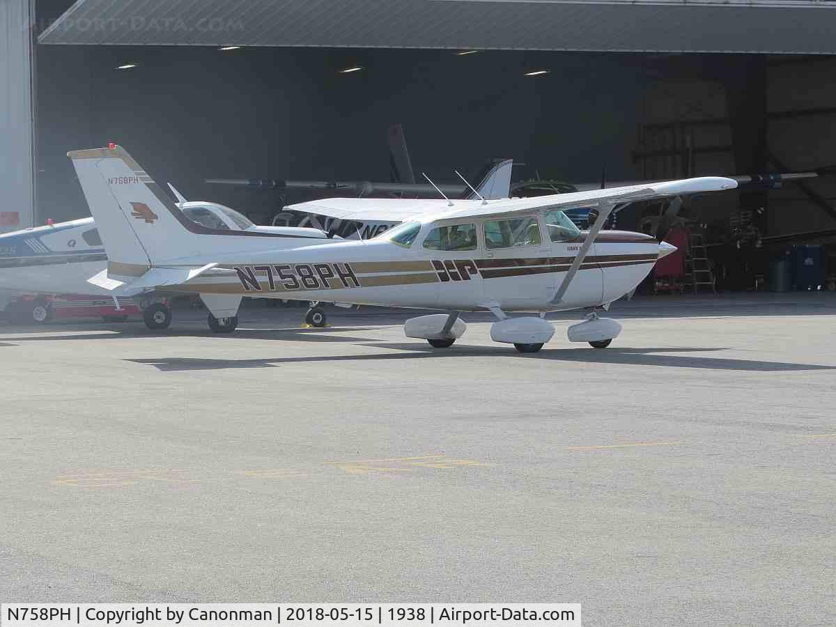 N758PH, 1979 Cessna R172K Hawk XP C/N R172-3248, Parked