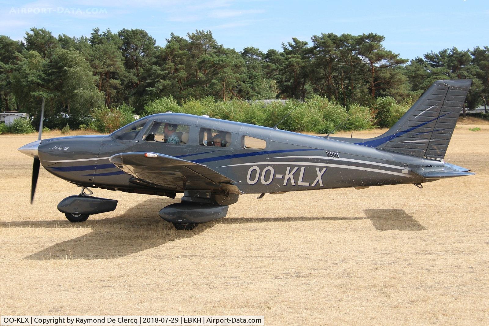 OO-KLX, 1996 Piper PA-28-181 Archer III C/N 2843025, At home base Keiheuvel.