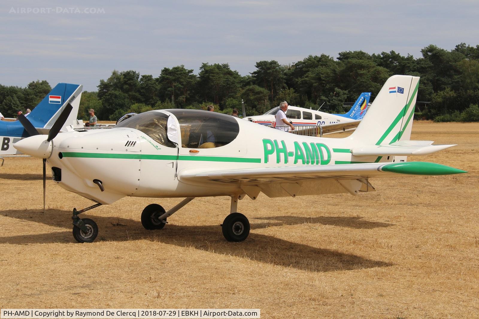 PH-AMD, Europa TG C/N 322, Keiheuvel Fly in.