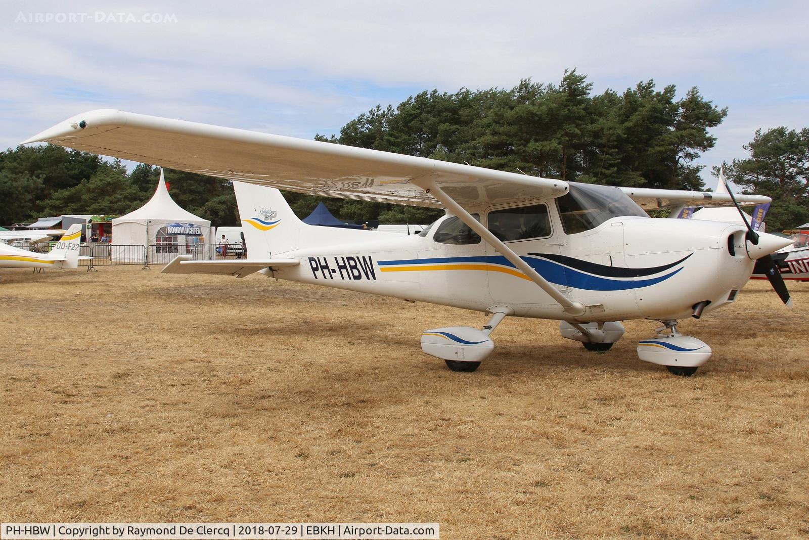 PH-HBW, Cessna 172S C/N 172S8113, Keiheuvel Fly in.