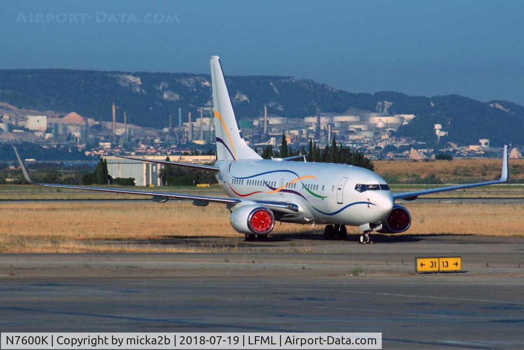 N7600K, 2001 Boeing 737-7BC C/N 32628, Parked