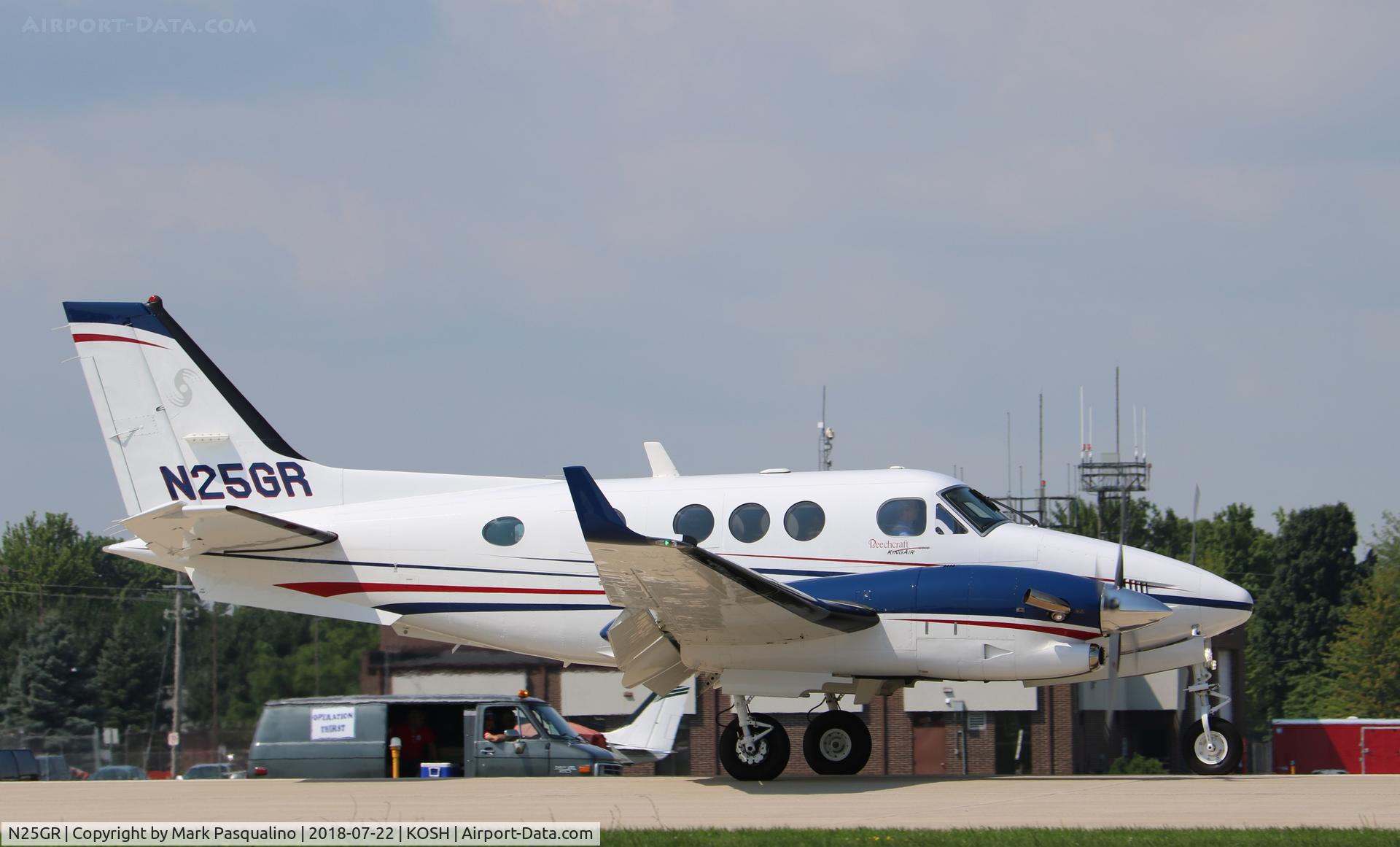 N25GR, 1996 Raytheon C90A King Air C/N LJ-1440, Beech C90A