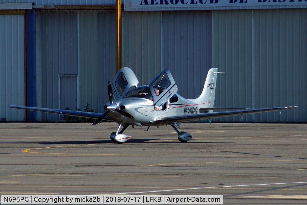 N696PG, Cirrus SR22 GS C/N 3606, Parked