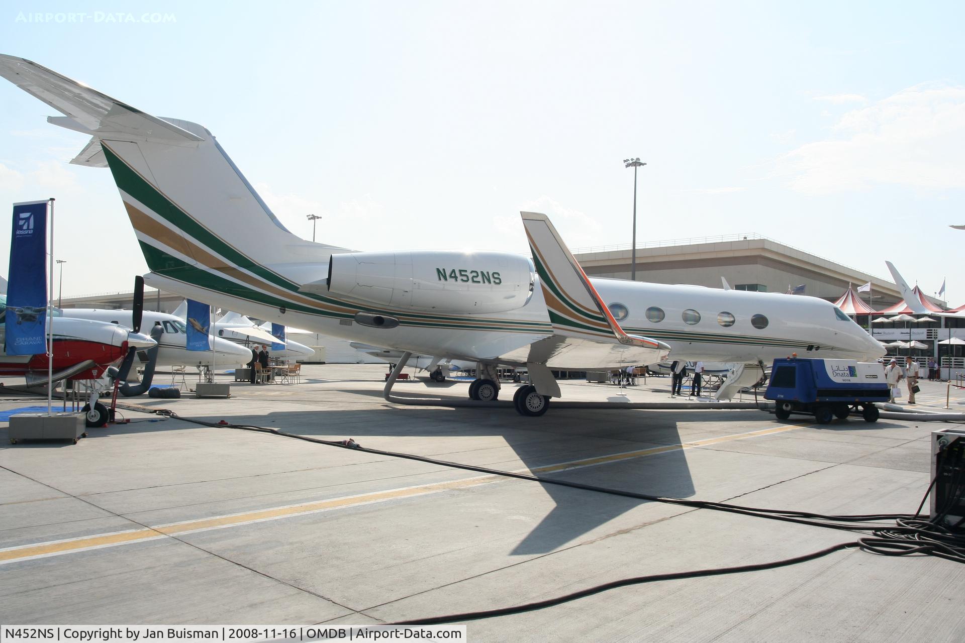 N452NS, 2007 Gulfstream Aerospace GIV-X (G450) C/N 4094, Corporate