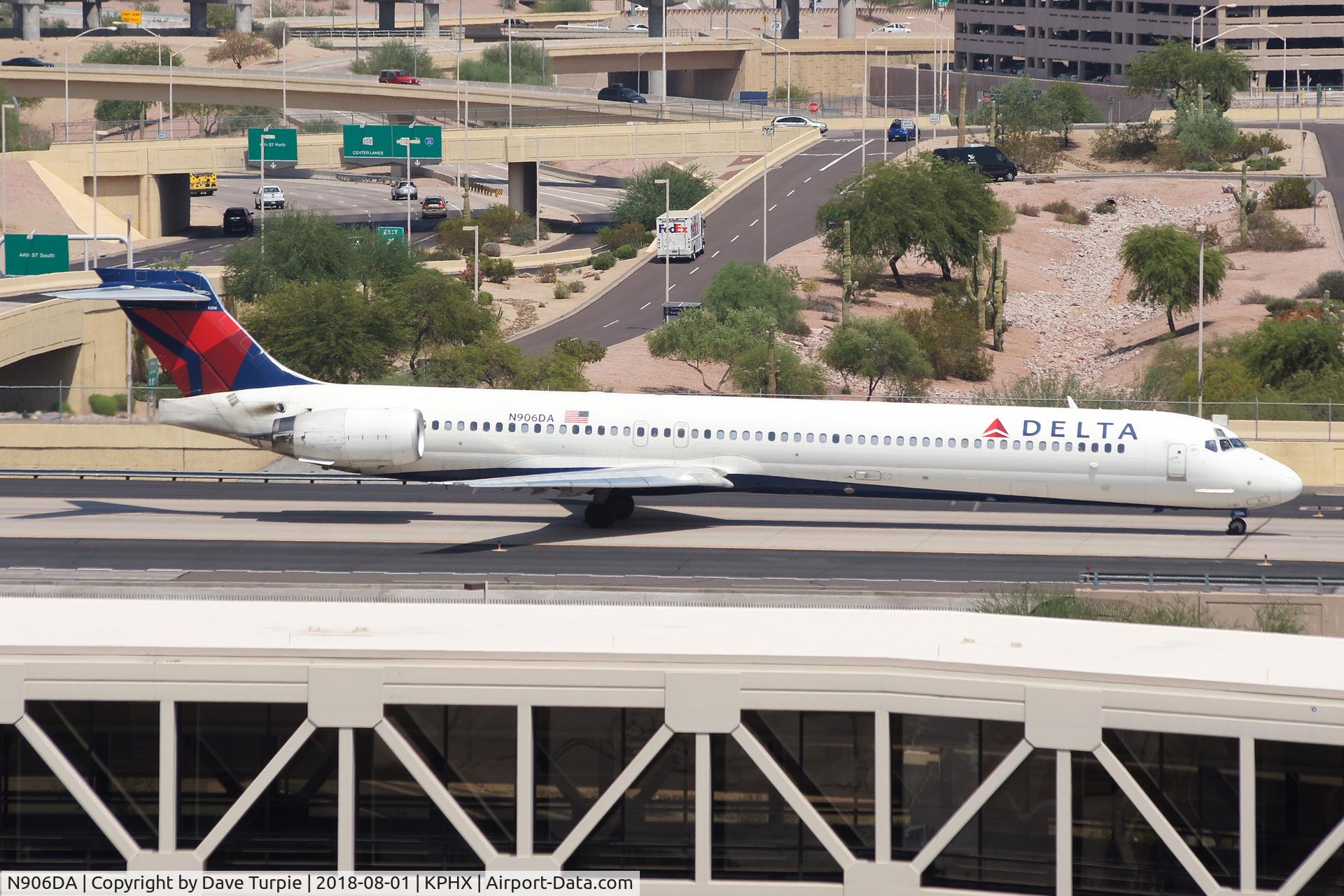 N906DA, 1995 McDonnell Douglas MD-90-30 C/N 53386, No comment.