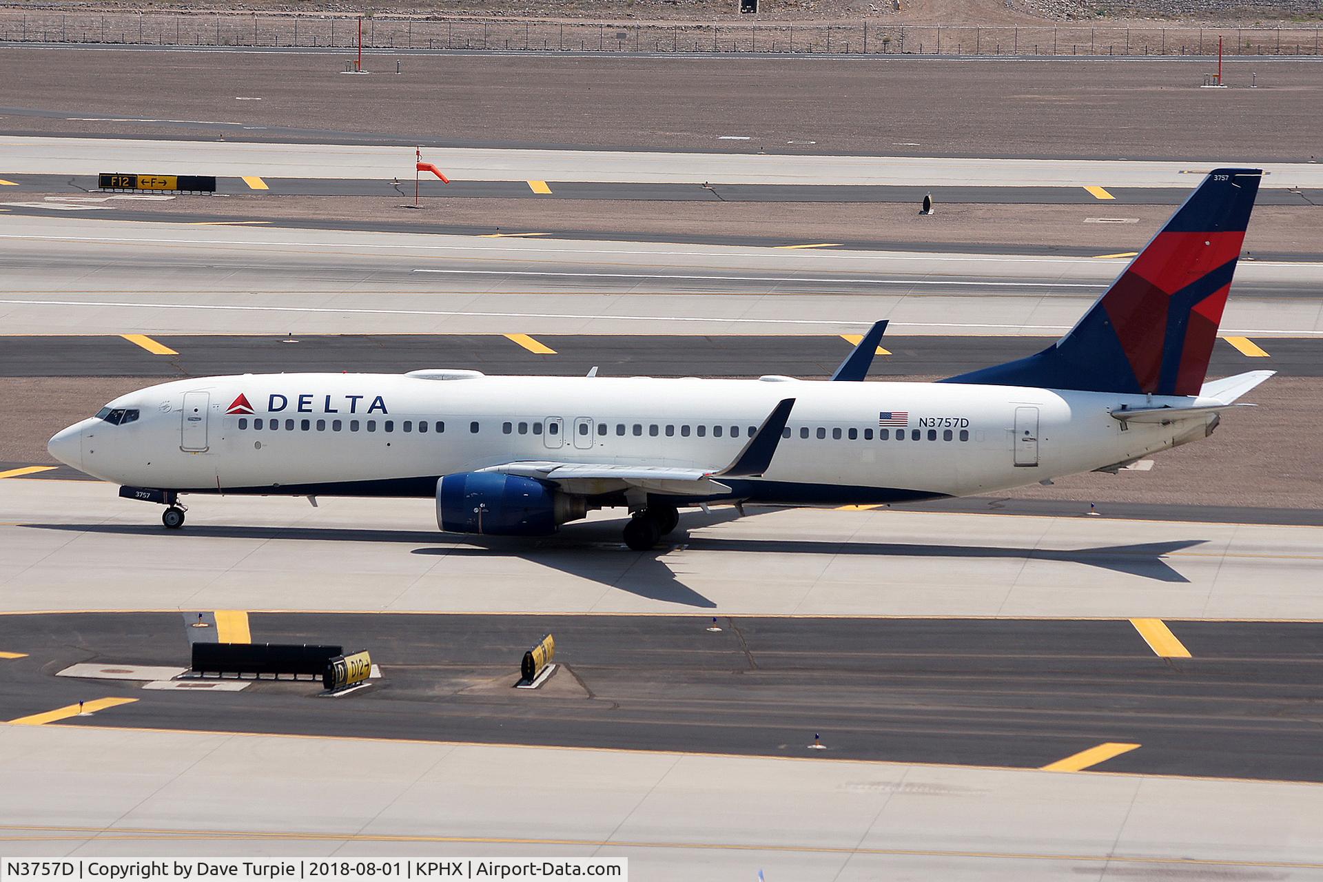 N3757D, 2001 Boeing 737-832 C/N 30813, No comment.