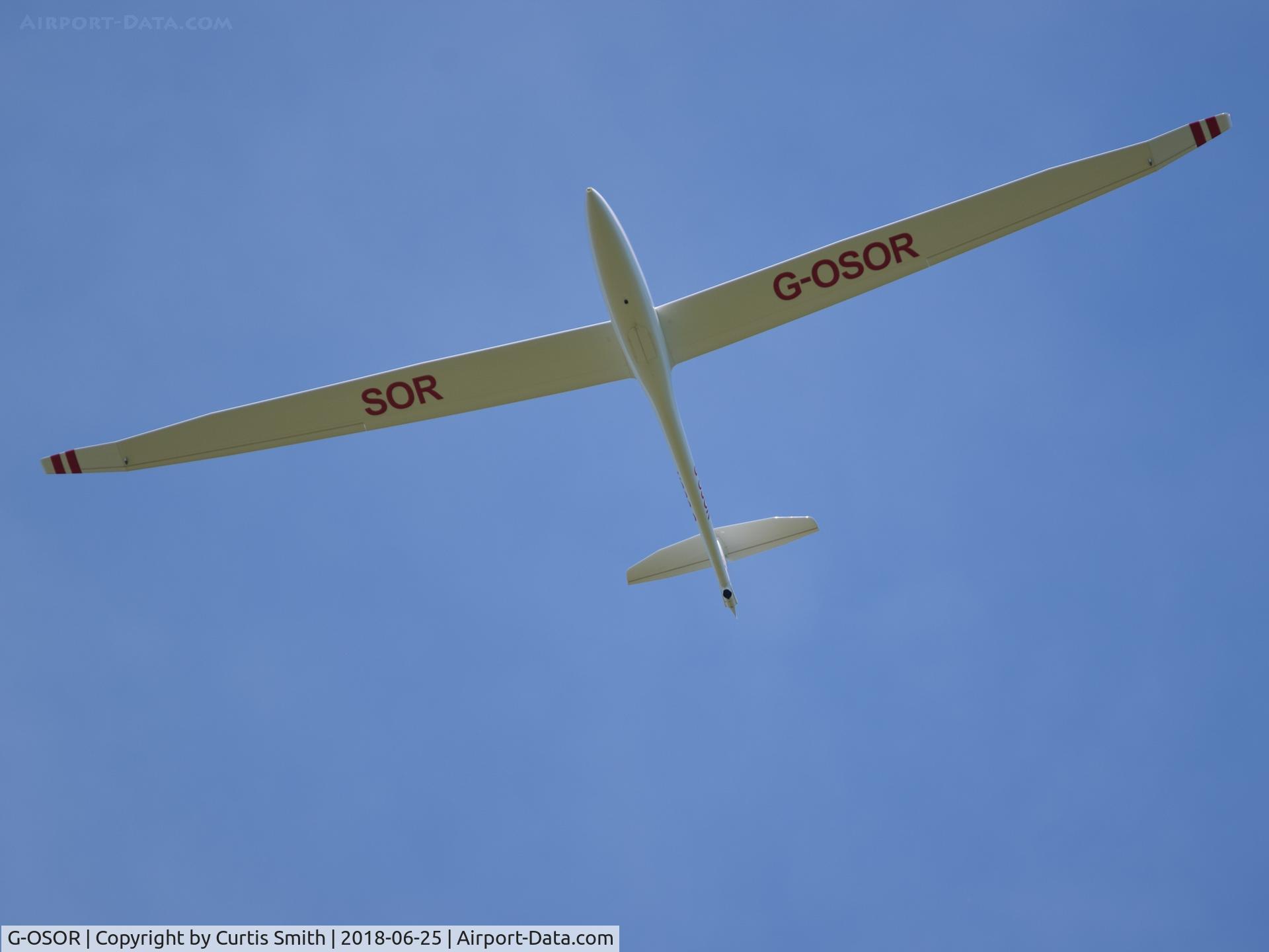 G-OSOR, 2017 DG Flugzeugbau DG-1000M C/N 10-249M30, G-OSOR flying over the cad valley, Mach Loop.