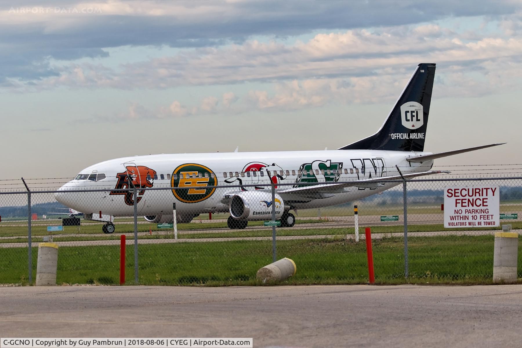 C-GCNO, 1999 Boeing 737-36N C/N 28596, Departing