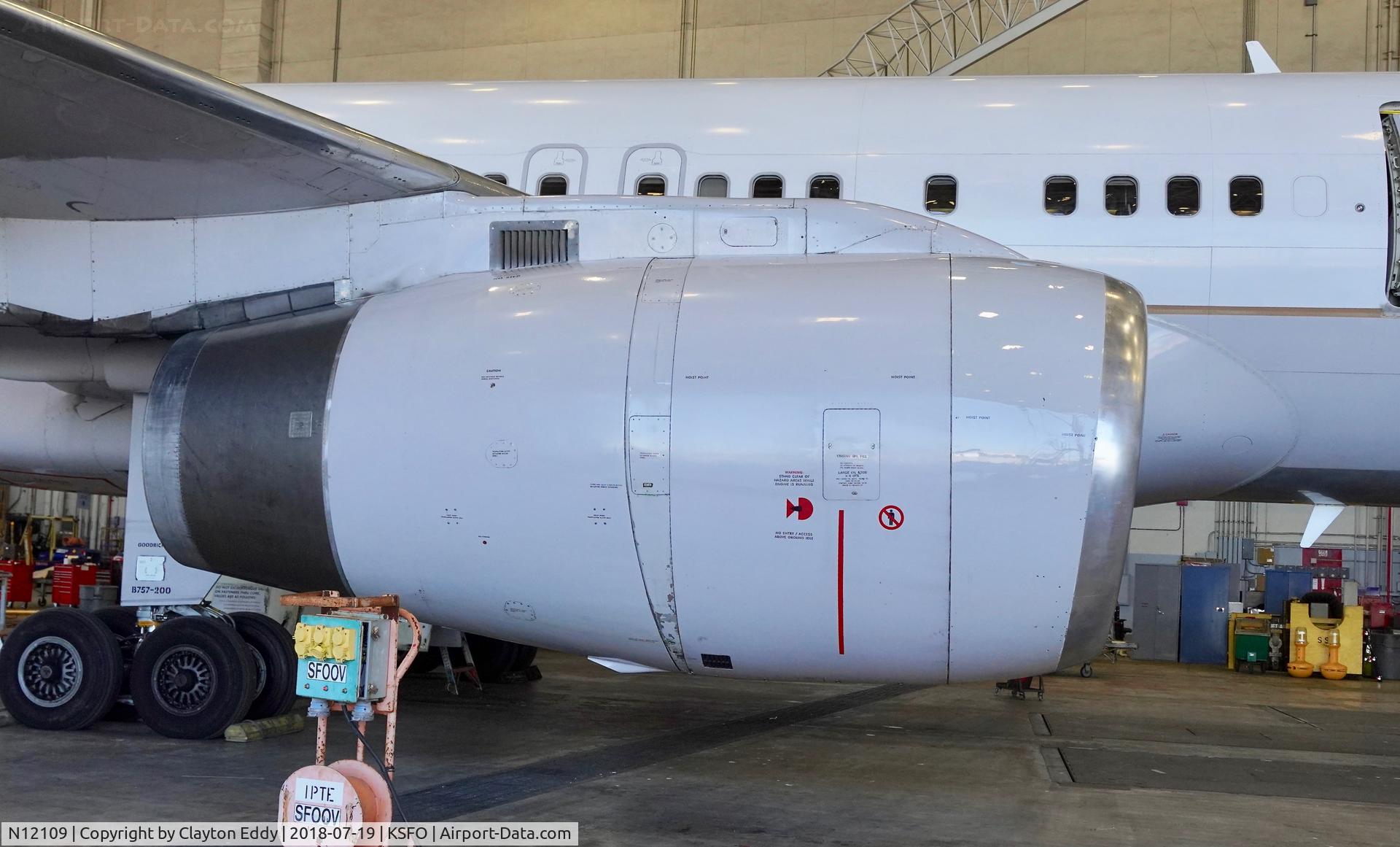 N12109, 1994 Boeing 757-224 C/N 27299, Rolls Royce engine. SFO. 2018.
