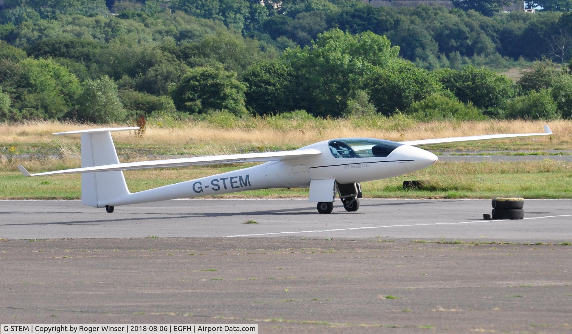 G-STEM, 1997 Stemme S-10V C/N 14-027, Visiting powered sailplane.