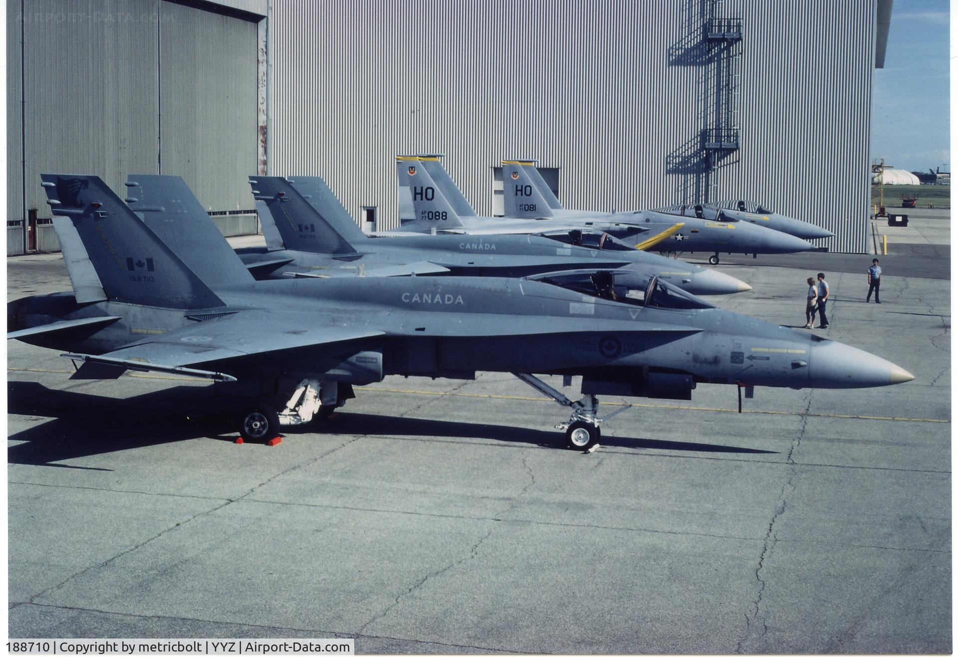 188710, McDonnell Douglas CF-188A Hornet C/N 0137/A103, in Toronto for the 1983 CNE airshow