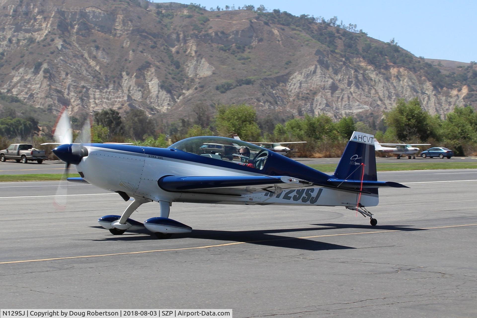 N129SJ, 2001 Extra EA-300L C/N 129, 2001 Extra Fleugzeubau Gmbh EA-300/L, Lycoming AEIO-540 300 Hp, taxi
