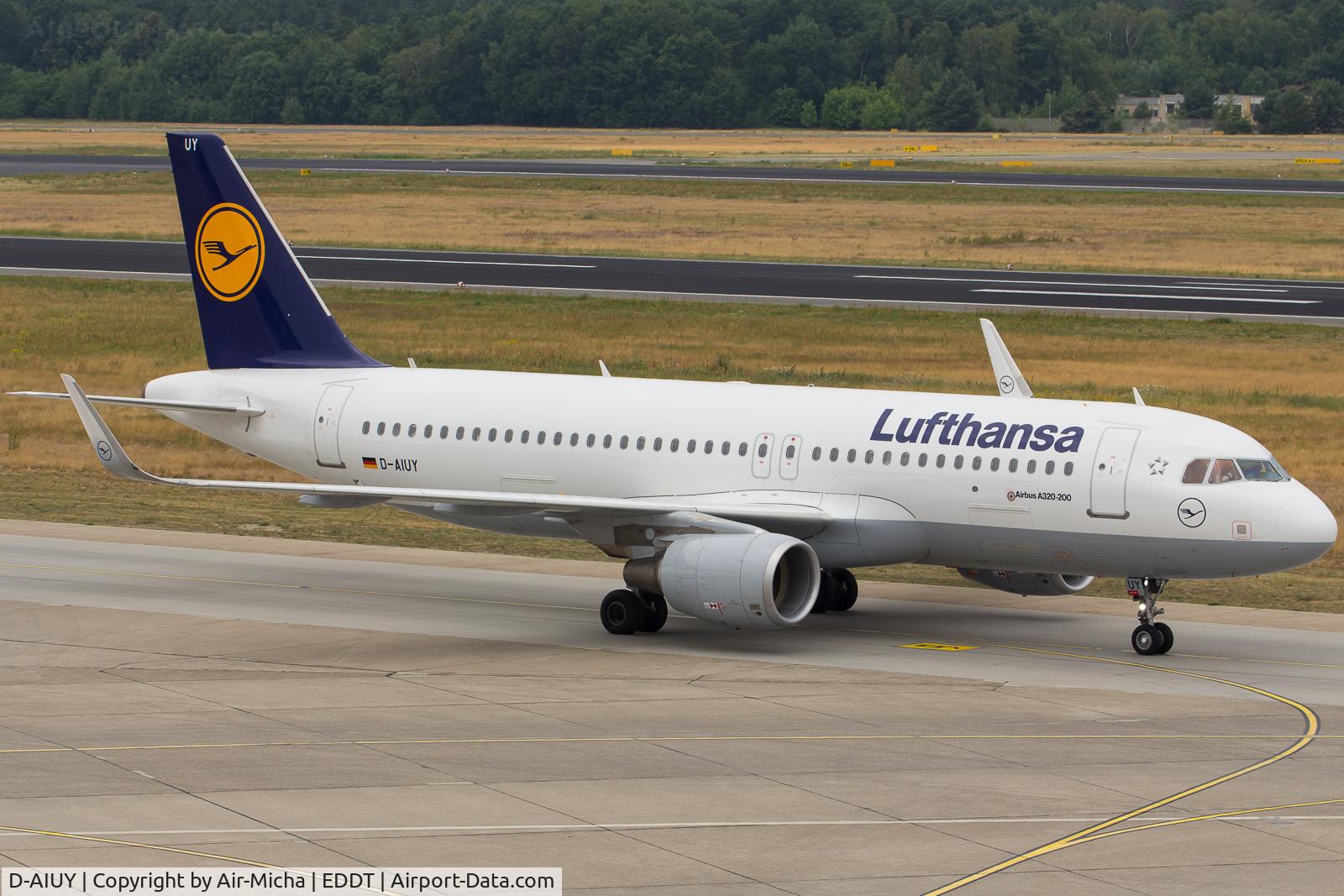 D-AIUY, 2016 Airbus A320-214 C/N 7355, Lufthansa