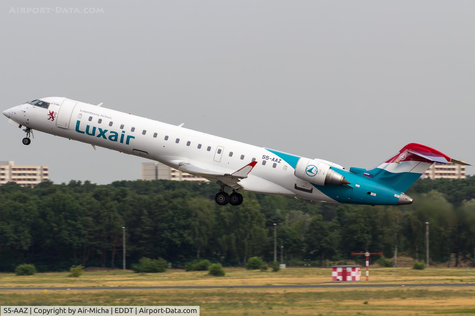 S5-AAZ, 2001 Canadair CRJ-700 (CL-600-2C10) Regional Jet C/N 10014, Luxair