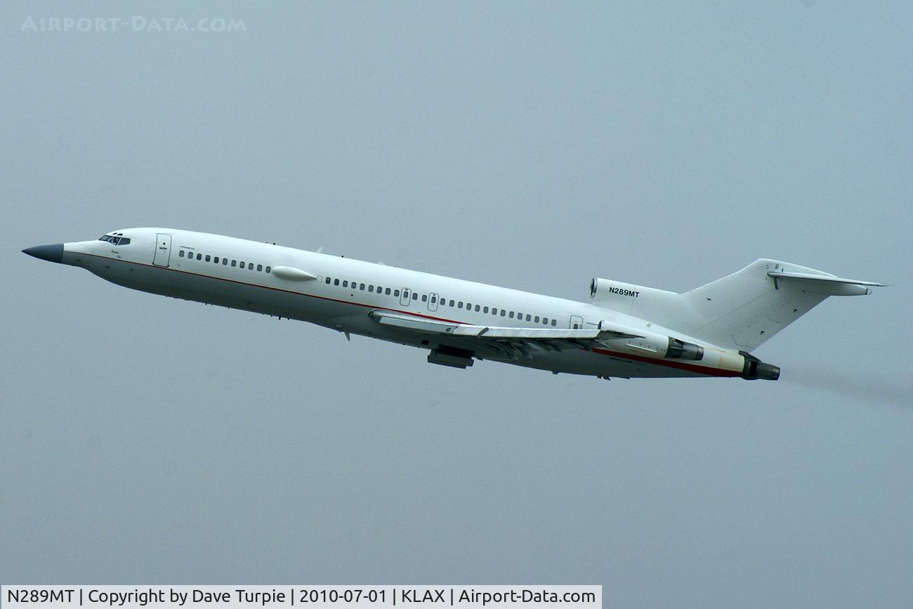 N289MT, 1981 Boeing 727-223 C/N 22467, A take-off in a LA fog.