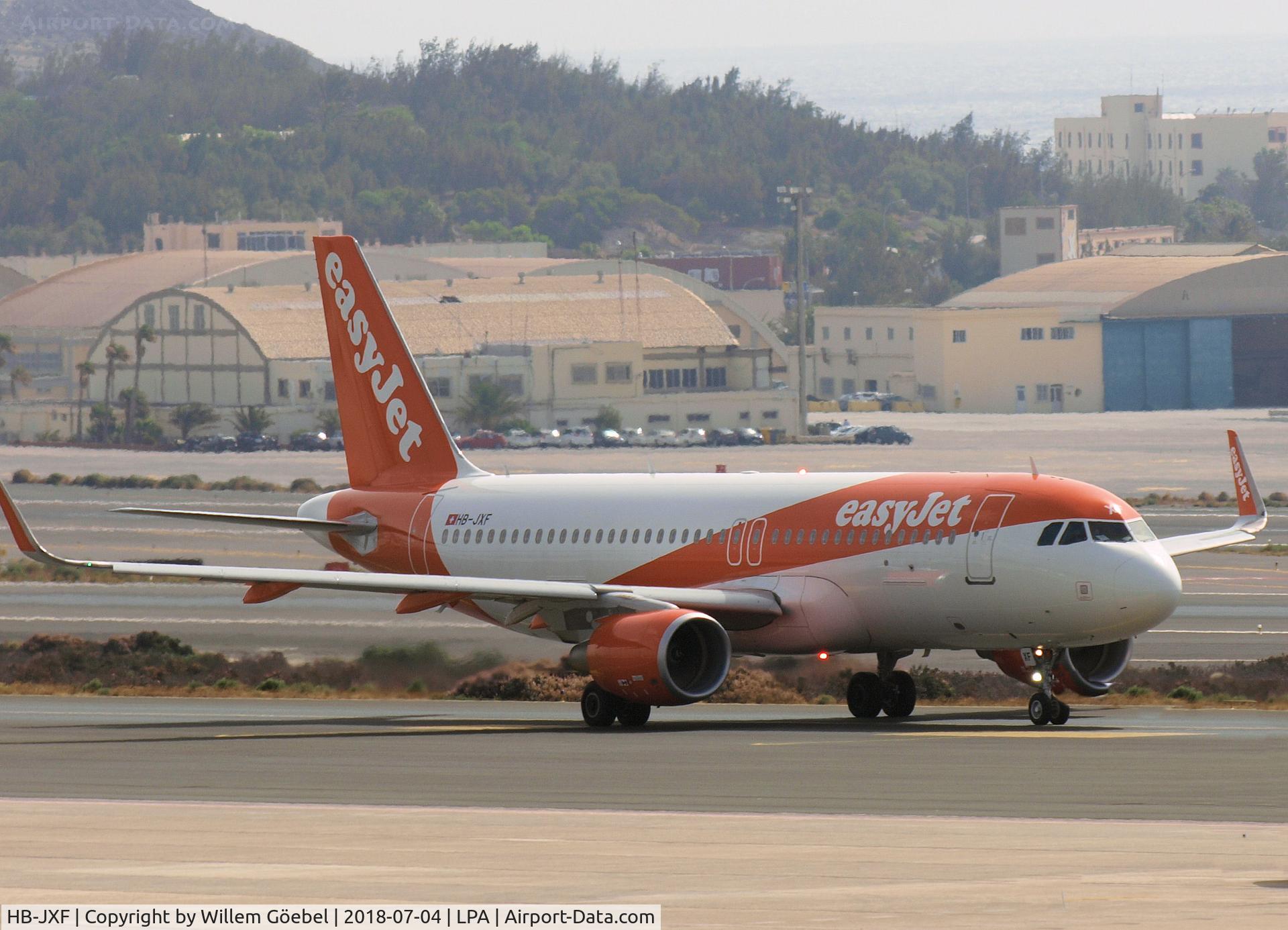 HB-JXF, 2016 Airbus A320-214 C/N 7340, Taxi to runway of LPA
