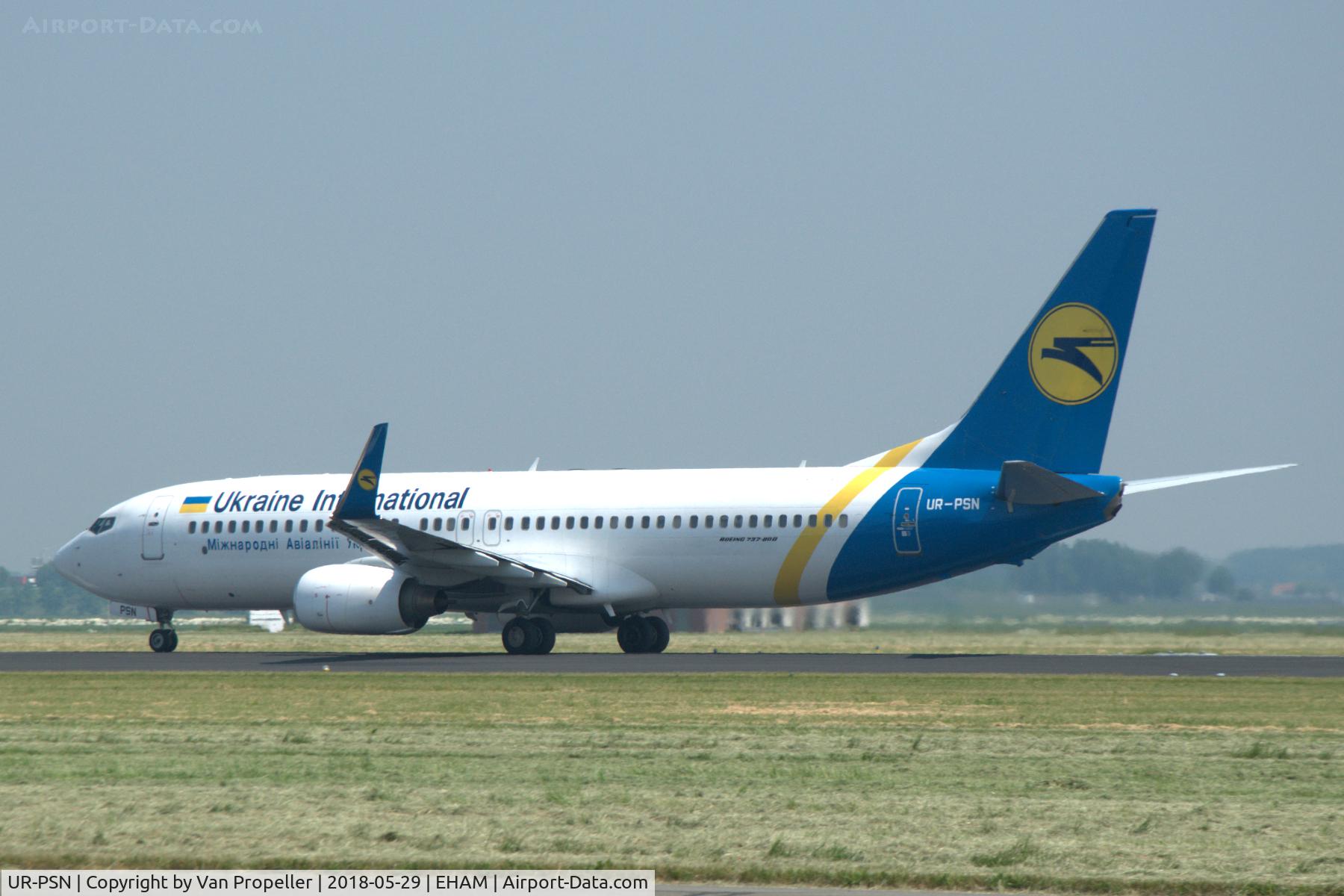UR-PSN, 1999 Boeing 737-86N C/N 28614, Ukraine International Airlines Boeing 737-86N at Schiphol airport, the Netherlands