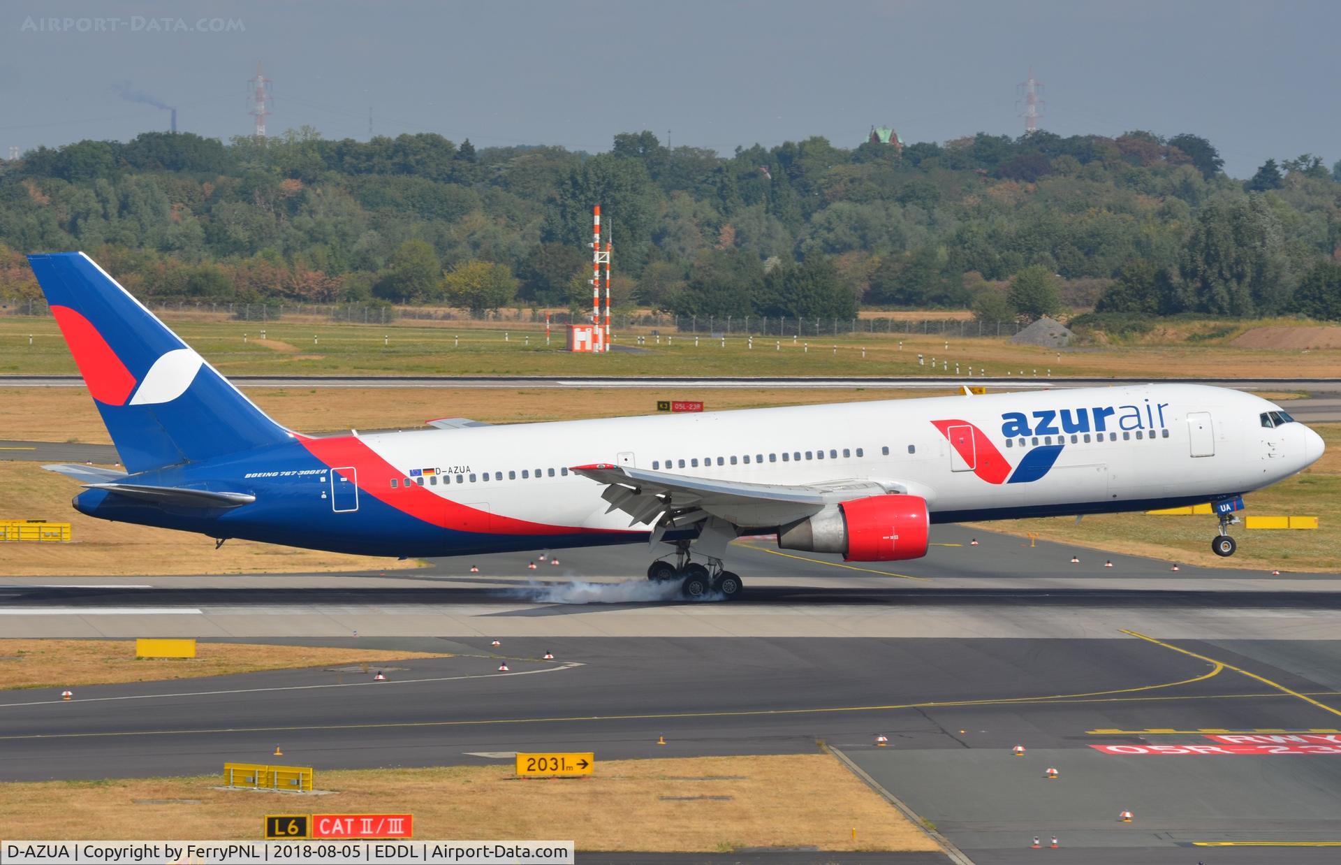 D-AZUA, 1995 Boeing 767-33A/ER C/N 27909, Azur B763 touching down