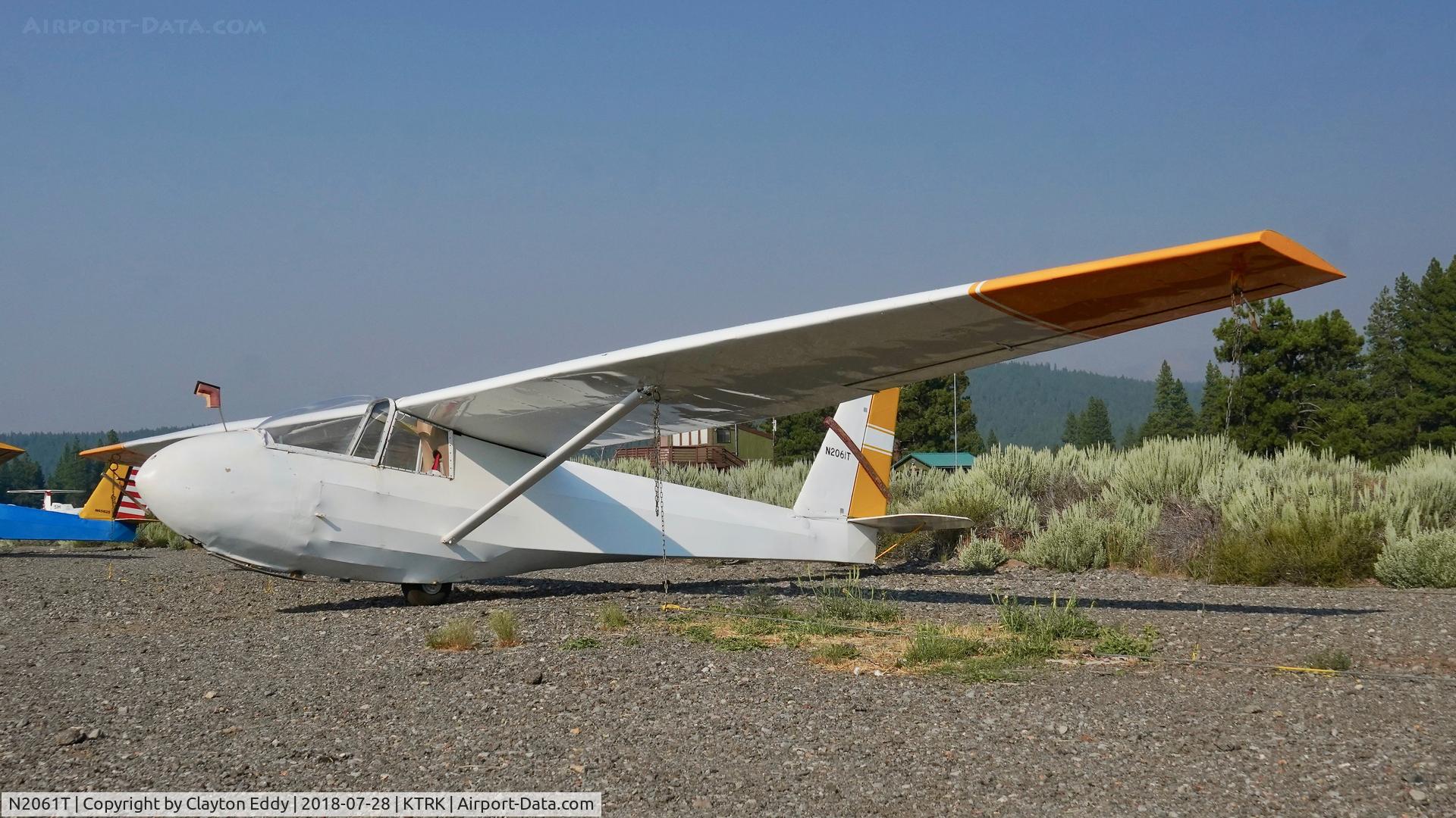 N2061T, 1977 Schweizer SGS 2-33A C/N 491, Truckee Airport California 2018.