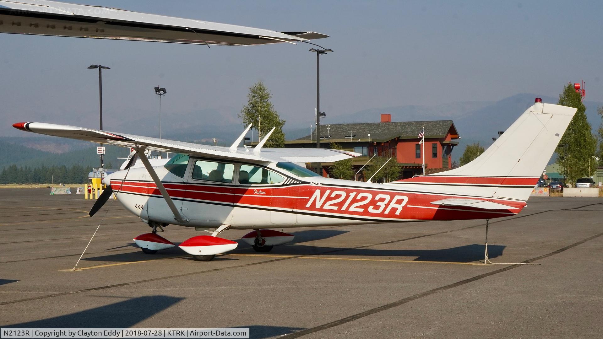 N2123R, 1964 Cessna 182G Skylane C/N 18255323, Truckee Airport California 2018.