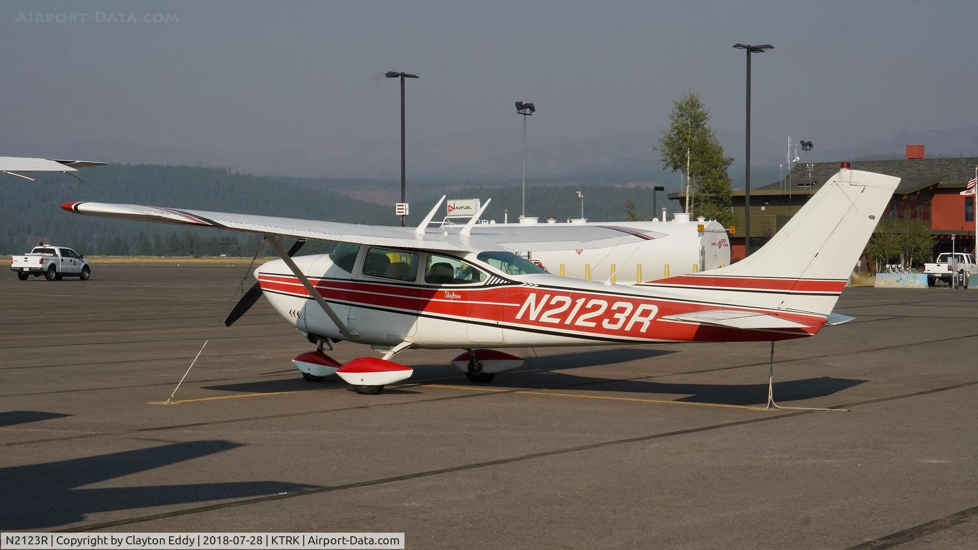 N2123R, 1964 Cessna 182G Skylane C/N 18255323, Truckee Airport California 2018.