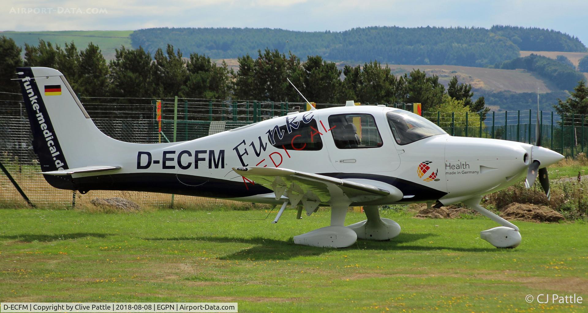 D-ECFM, Cirrus SR-22T C/N 1256, Visiting Dundee