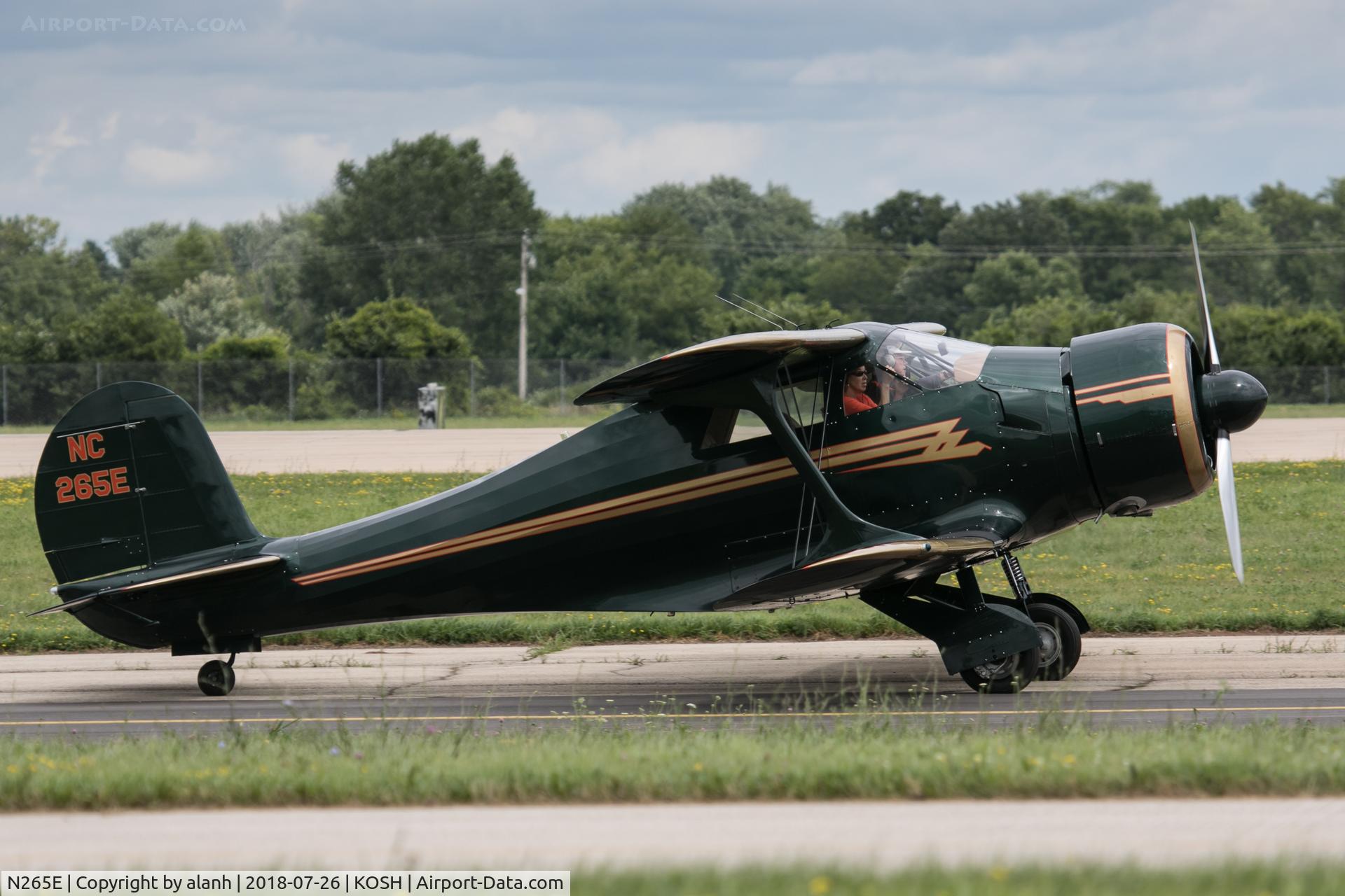 N265E, 1943 Beech D17S Staggerwing C/N 4940, Taxiing after arrival, AirVenture 2018