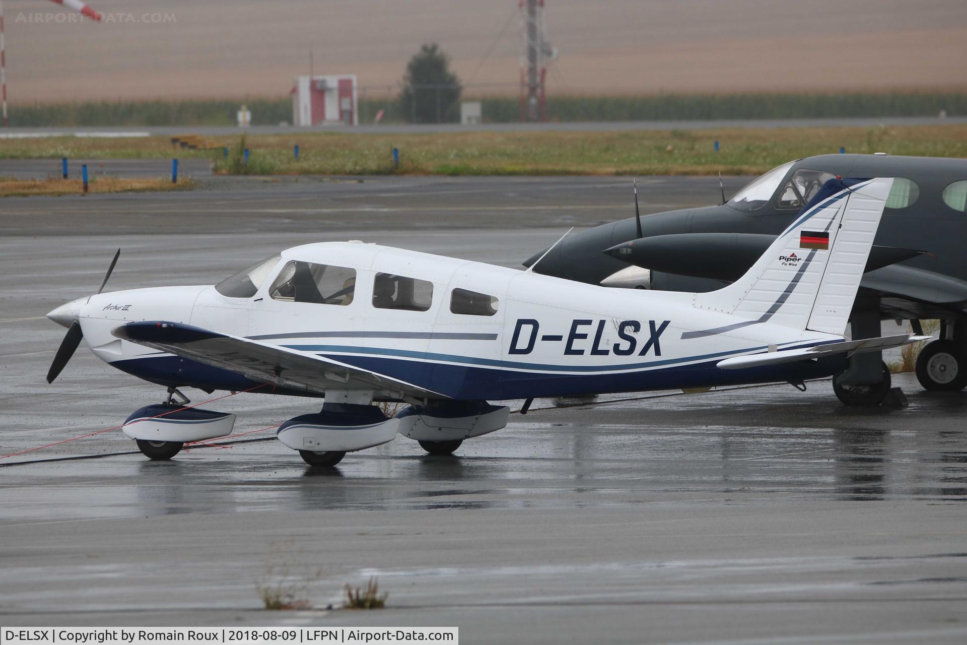 D-ELSX, Piper PA-28-181 Archer III C/N 2843674, Parked