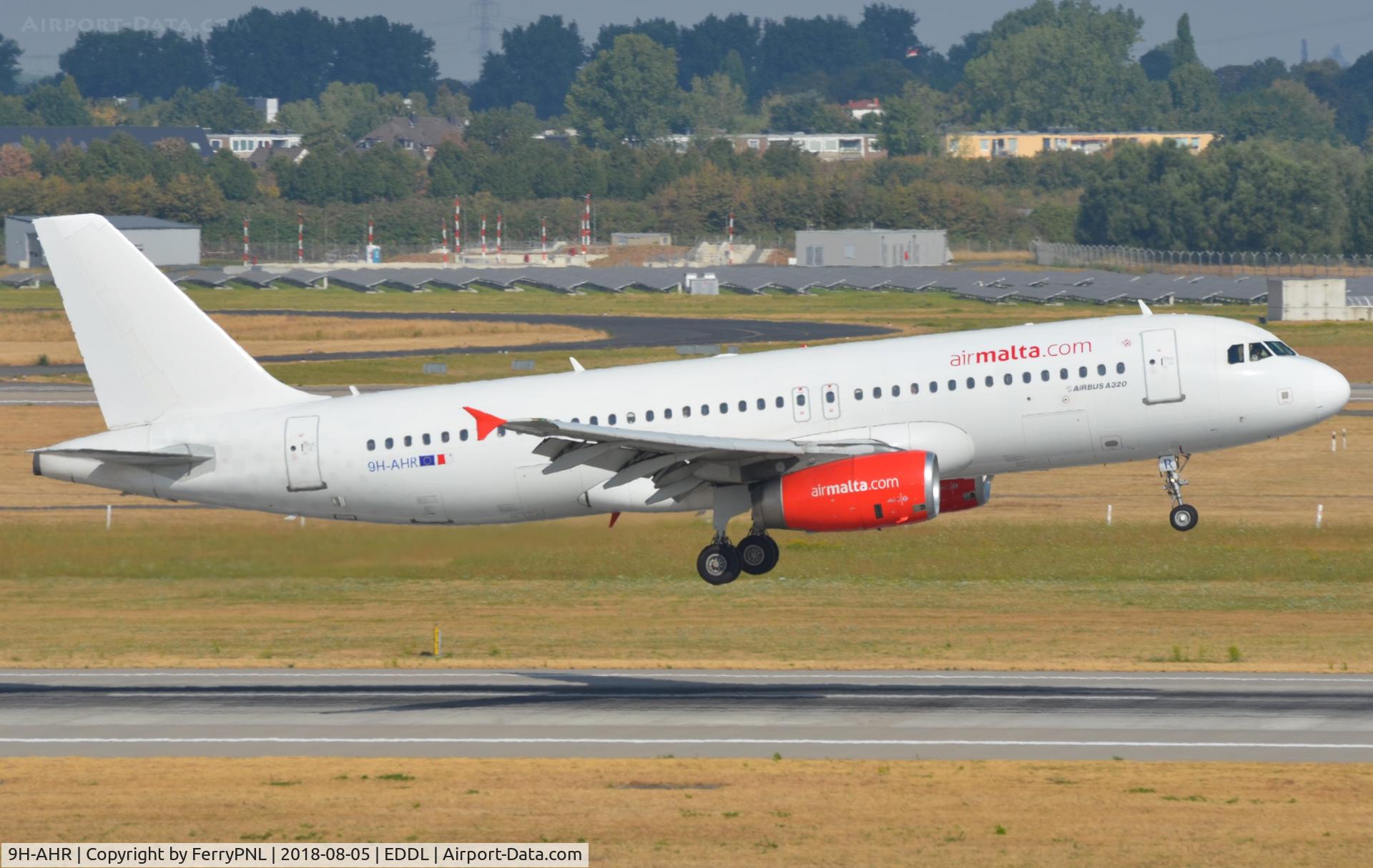 9H-AHR, 2003 Airbus A320-232 C/N 1979, Air Malta A320 landing