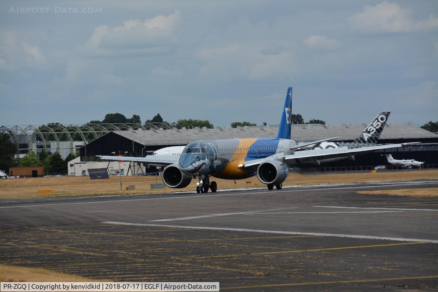 PR-ZGQ, 2017 Embraer 190 E2 STD (ERJ-190-300STD) C/N 19020004, Landing after it's display at FIA 2018.